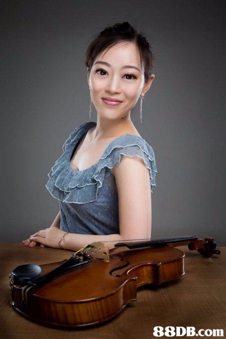   violinist,musical instrument,violin family,violist,string instrument