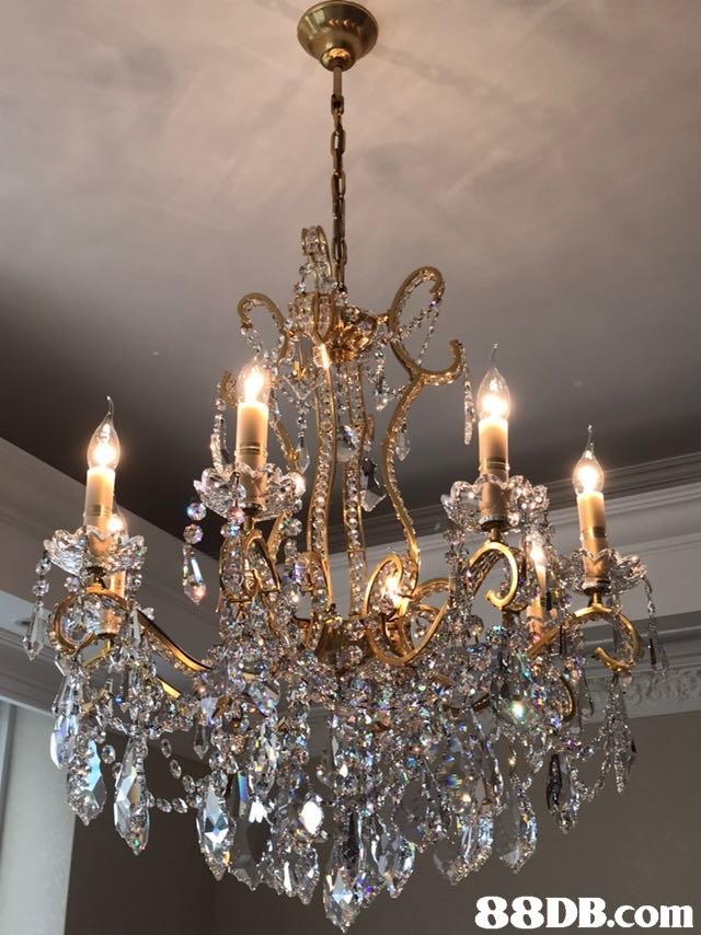 light fixture,chandelier,lighting,decor,crystal