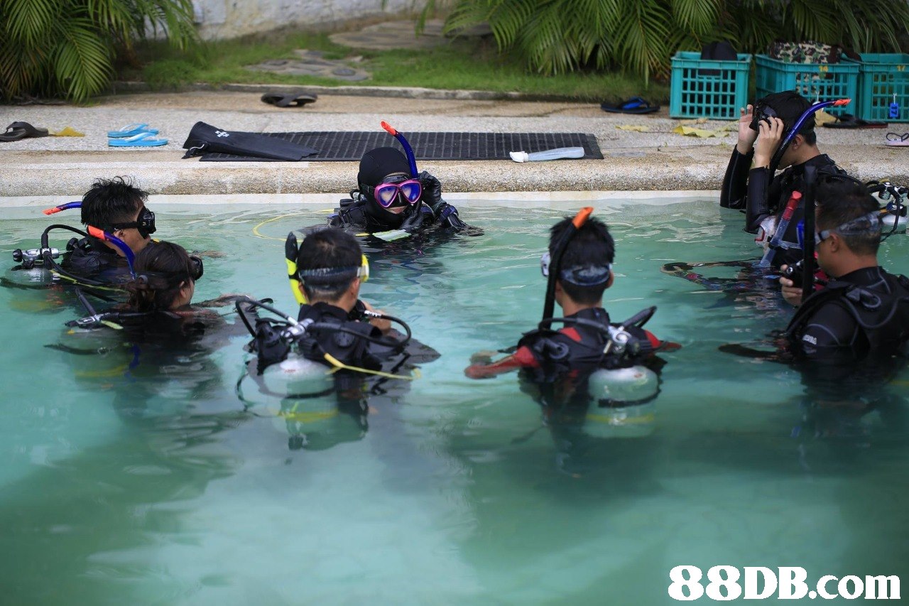   water,diving equipment,leisure,recreation,personal protective equipment