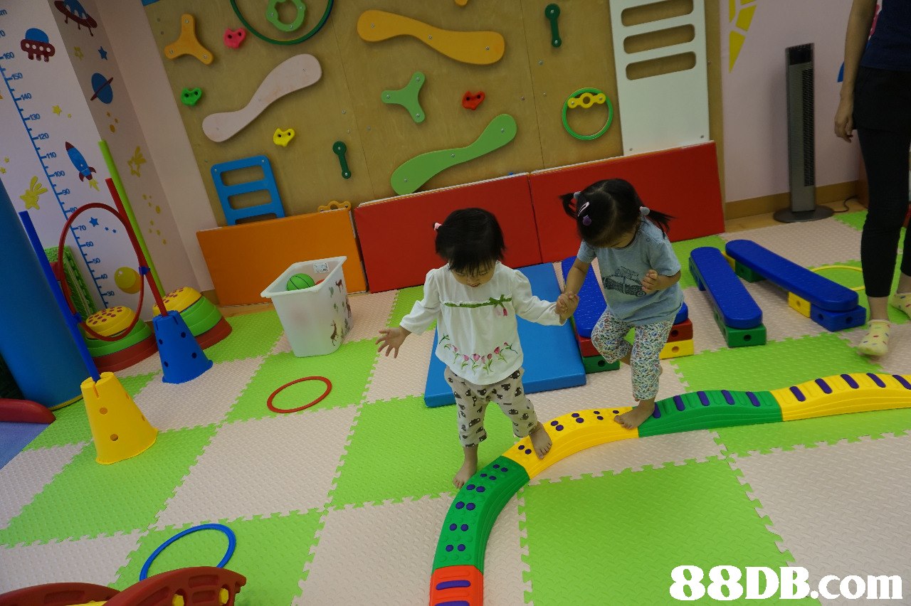 600   toy,yellow,play,kindergarten,child