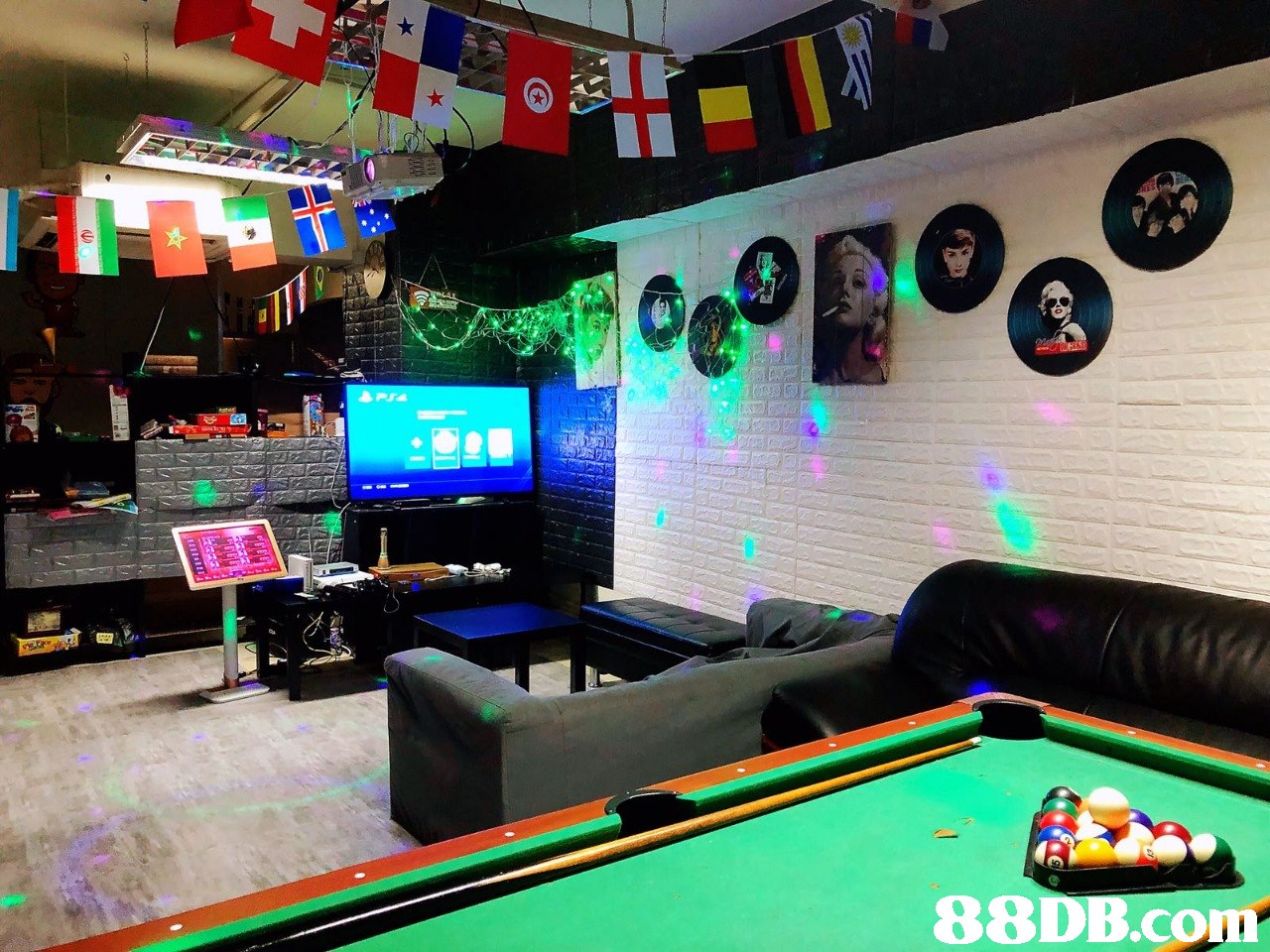 8r 8DB.com,recreation room,billiard room,games,indoor games and sports,display device