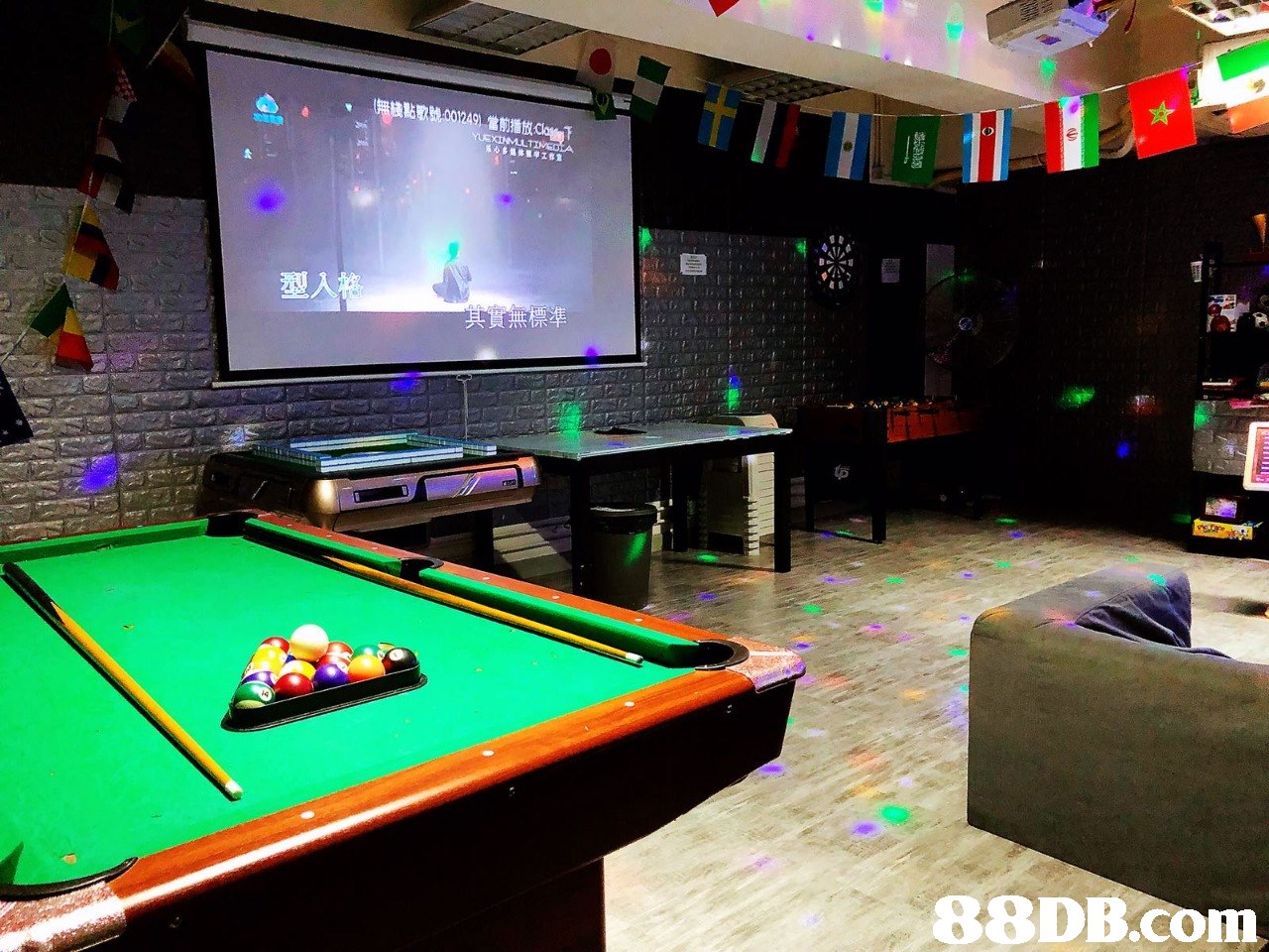 (D 型,billiard room,recreation room,games,billiard table,indoor games and sports