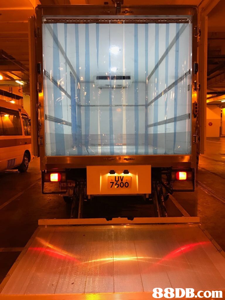 UV 7600   Transport,Room,Lobby,Commercial vehicle,Vehicle