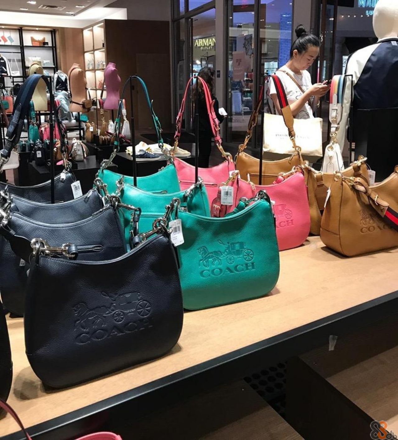ARMAN ον CH COA ACH  Handbag,Bag,Shopping,Fashion accessory,Retail