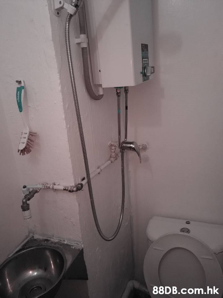 .hk upan  Toilet,Plumbing fixture,Bathroom,Property,Room